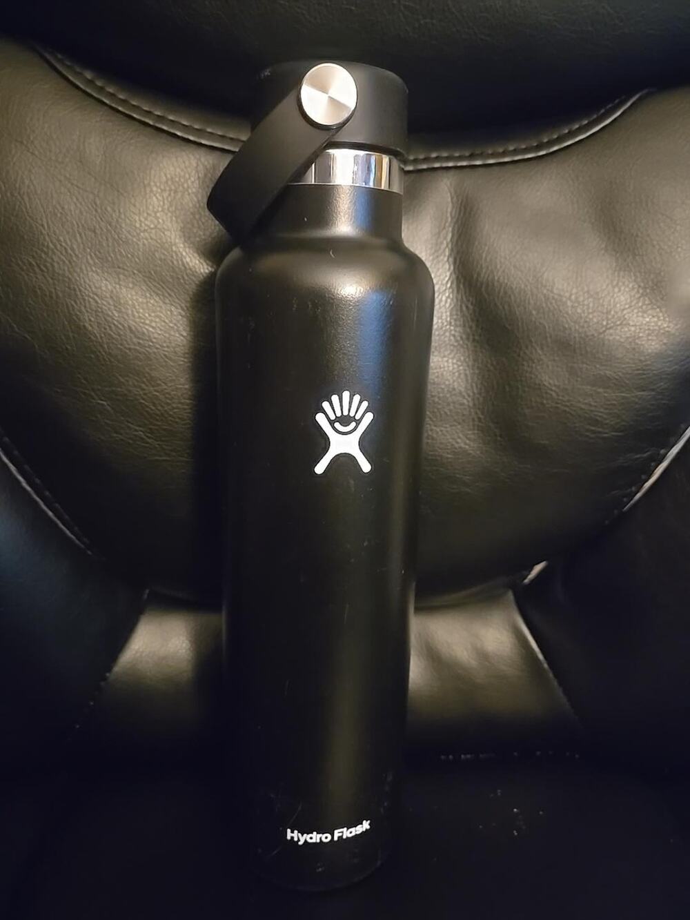 Hydro Flask 24 oz Black Insulated Stainless Steel Water Bottle Carry Handle